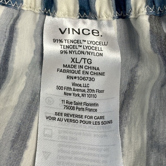 New Vince Painterly Striped Shorts Pull On Elastic Waist Blue White Sz XL - Picture 10 of 15